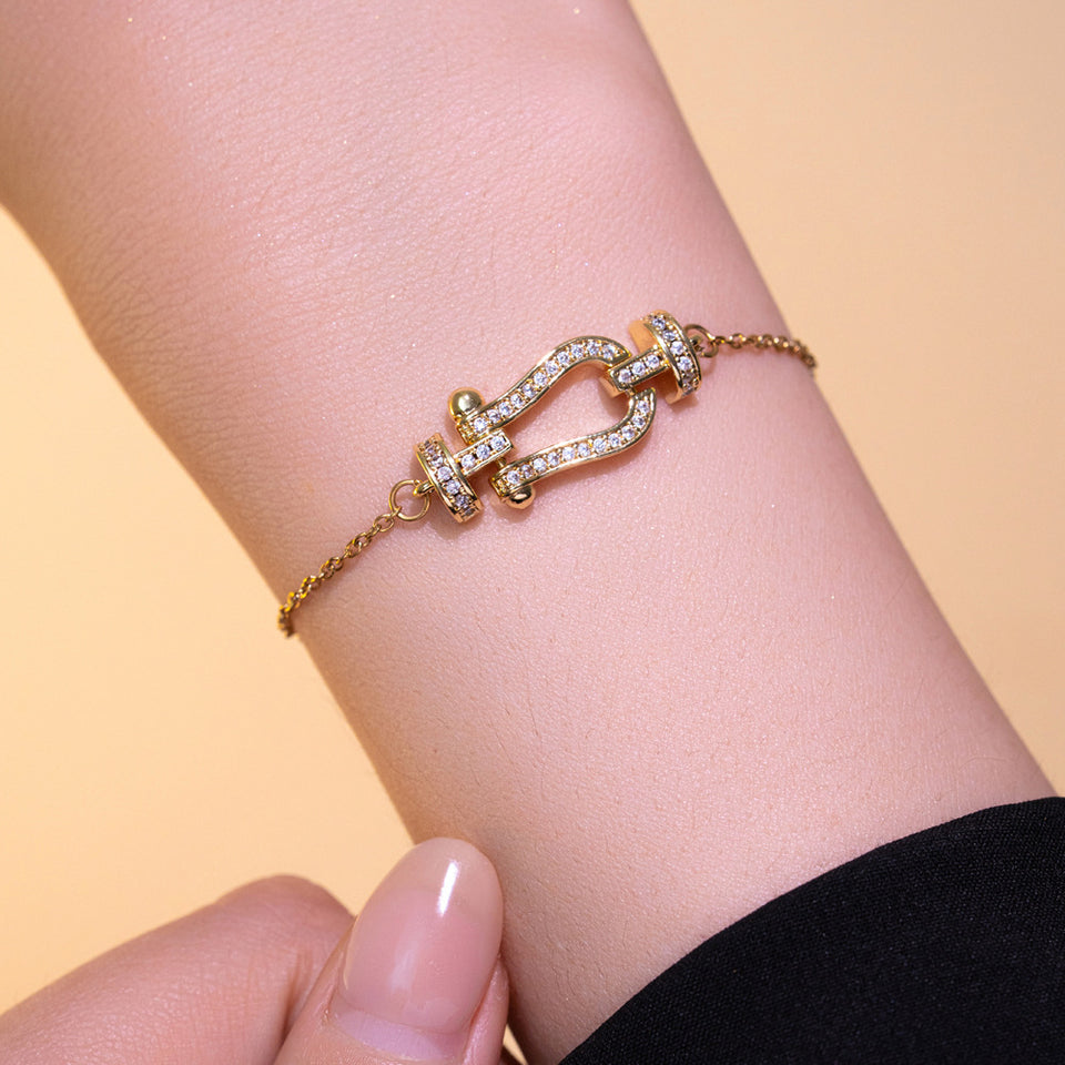 Hot Selling Horseshoe Buckle Necklace Women's Versatile Set