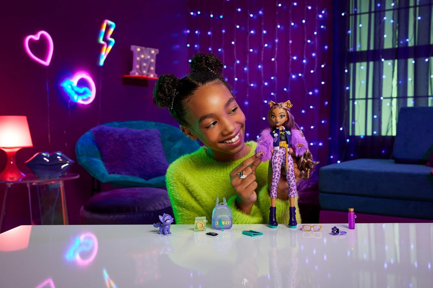 Monster High Clawdeen Wolf Doll with Pet Dog Crescent and Accessories like Backpack, Planner, Snacks and More, HRP65