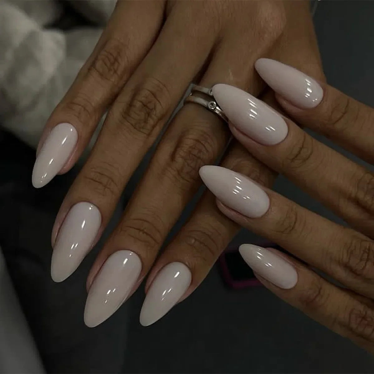 Medium-length Acrylic Almond Fake Nails-17